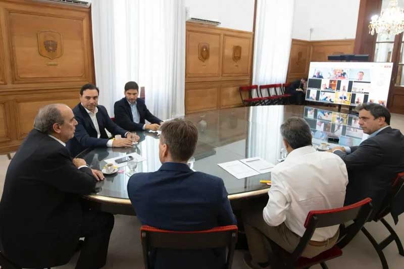 Participarán los líderes provinciales de Entre Ríos, Rogelio Frigerio; de Chubut, Ignacio Torres; de Santa Fe, Maximiliano Pullaro, de Mendoza, Alfredo Cornejo; de San Luis, Claudio Poggi; de Jujuy, Carlos Sadir; y de San Juan, Marcelo Orrego, además del jefe de Gobierno de la Ciudad, Jorge Macri. No confirmaron su asistencia Leandro Zdero, de Chaco, ni Gustavo Valdés, de Corrientes.