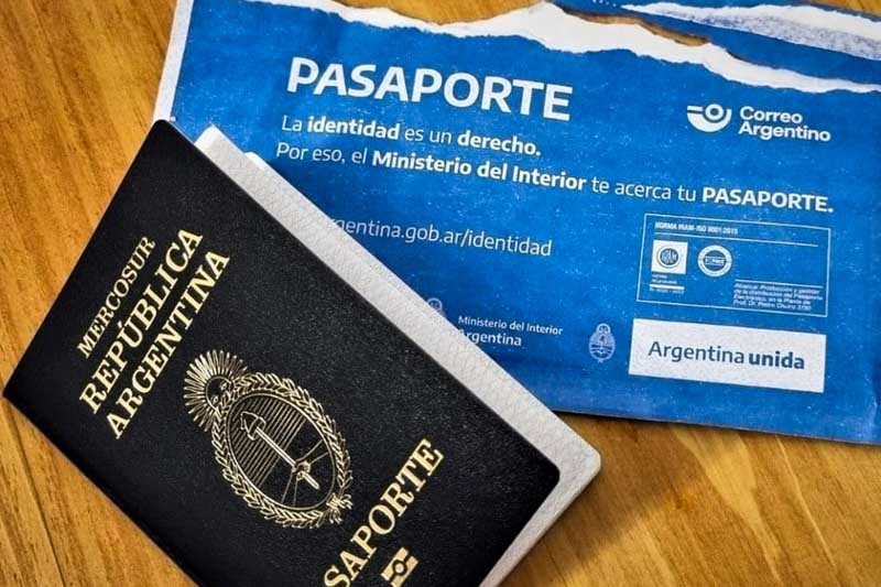 En cuanto al pasaporte, el ordinario pasará a valer $100.000, con opciones exprés de $200.000 y resolución inmediata de $330.000. El esquema también fija aranceles para validaciones digitales, peritajes y otros trámites, y contempla exenciones para personas sin recursos, organismos públicos y gestiones vinculadas a identidad de género o inscripción tardía.
