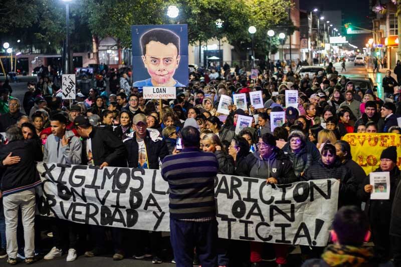 La plaza Cabral y sus alrededores se vieron desbordados por un multitudinaria congregación de personas, que desde las 18 se arremolinaban por la zona antes de comenzar a marchar.