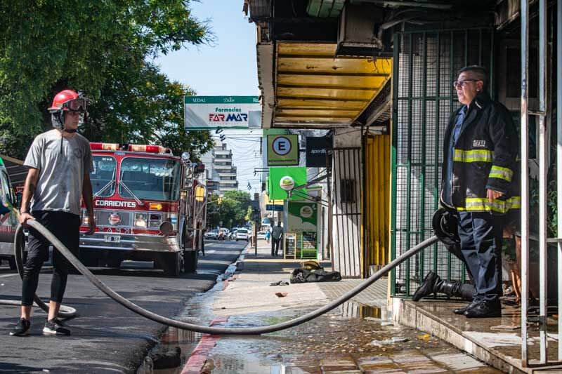 Al lugar asistió el personal de la Policía de Corrientes y los bomberos voluntarios.