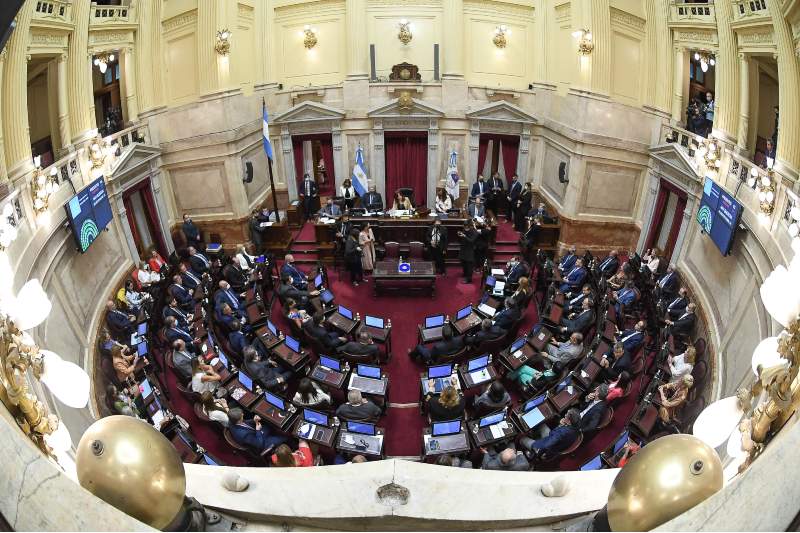 En Diputados, se conformarán las comisiones de Legislación Penal y de Presupuesto y Hacienda, ambas presididas por legisladores oficialistas, para tratar la denominada “inocencia fiscal” y el Presupuesto 2026. En el Senado, en tanto, la discusión de la reforma laboral comenzará tras la reunión de Labor Parlamentaria y la definición de las comisiones, en un escenario marcado por la expectativa de la Casa Rosada y la fuerte participación de la oposición.