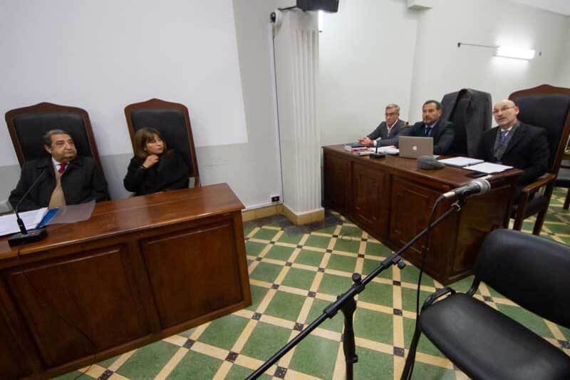 En esta nueva instancia, el STJ sostuvo que la sentencia no presenta arbitrariedad y constituye una aplicación razonada del derecho vigente basada en las pruebas. La resolución contó con la adhesión de los ministros Eduardo Gilberto Panseri, Luis Eduardo Rey Vázquez y Fernando Augusto Niz, mientras que el presidente Guillermo Horacio Semhan acompañó el rechazo con una consideración particular sobre las costas del proceso.