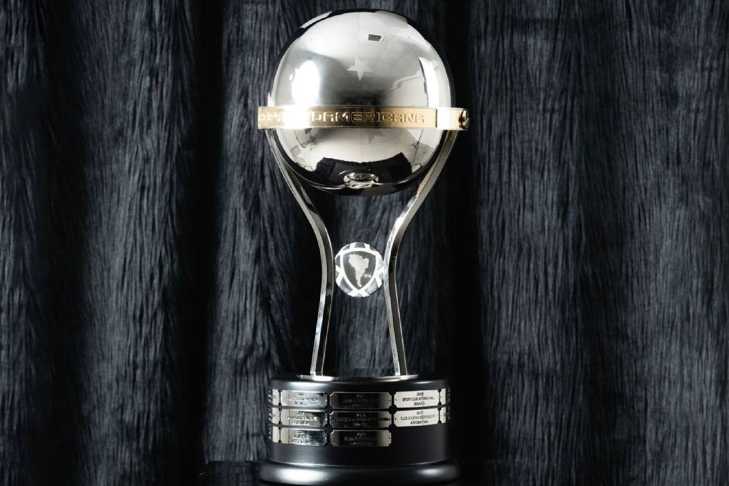 En el grupo E: Racing Club (ARG), Caracas (VEN), Petrolero Independiente (BOL) y Botafogo (BRA). F: Gremio (BRA), Palestino (CHI), Torque Montevideo City (URU) y Riestra (ARG). G: Olimpia (PAR), Vasco Da Gama (BRA), Audax Italiano (CHI) y Barracas Central (ARG). H: River Plate (ARG), Red Bull Bragantino (BRA), Blooming (BOL) y Carabobo (VEN).