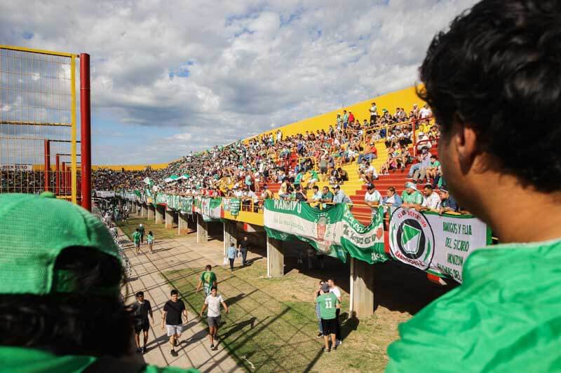 Es destacable el esfuerzo de la organización para lograr que la fiesta fuera total en nuestro fútbol. Los accesos y salidas de todos los asistentes al estadio se llevaron a cabo de manera controlada, en líneas generales, pacífica y ordenada, garantizando así la seguridad y comodidad de los espectadores.