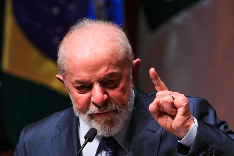 Siguiendo la línea de sus controversiales ideas, había emitido fuertes críticas a su par de Brasil, Luiz Inácio Lula da Silva, a quien volvió a calificar de “corrupto” y “comunista”. Pero no es al único mandatario sudamericano que descalifica, también hizo lo mismo con Luis Arce, presidente de Bolivia, al manifestar que la denuncia de un golpe de estado era falsa.