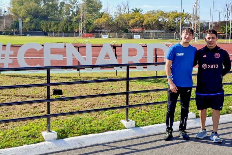 Ambos representarán a la Argentina y a la provincia de Corrientes en la competencia regional, que reunirá a deportistas de distintos países. La participación contará con el acompañamiento del gobernador Juan Pablo Valdés y del Gobierno provincial, a través de la Secretaría de Deportes a cargo de Jorge Terrile, mientras continúan su preparación junto al licenciado Marcelo Fernández.