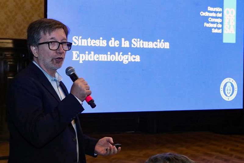 Entre los temas en agenda está previsto, además de analizar la situación epidemiológica, el inicio de la campaña nacional de vacunación antigripal y plantear los lineamientos para “avanzar en una gestión por resultados sanitarios, con el objetivo de mejorar la calidad del sistema de salud y el plan de receta electrónica”. 