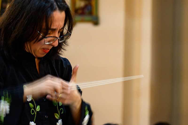 Con la dirección de la maestra Andrea Fusco, brindaron un concierto memorable en la iglesia San Francisco Solano, demostrando la importancia de la música como unificador de la comunidad.