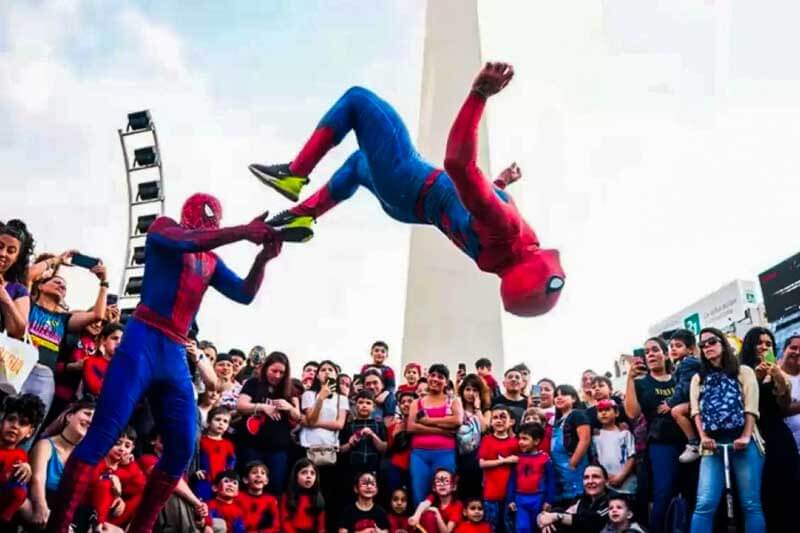 Además la jornada tuvo un carácter solidario, ya que se recolectaron alimentos para comedores locales. 