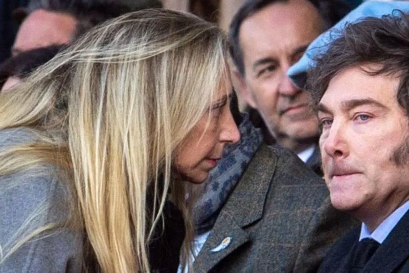 También afirmó que actúa como 