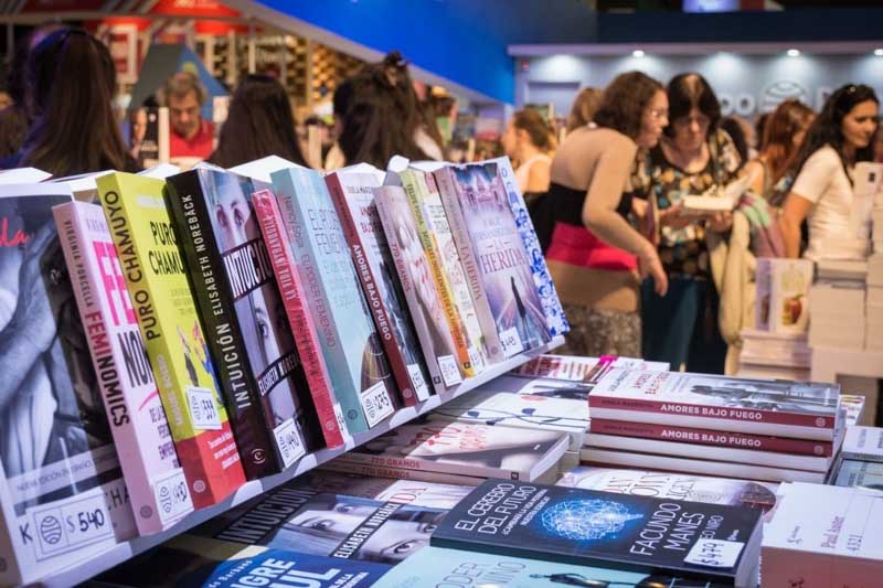Cada año se reinventa y presenta nuevas propuestas para sus visitantes, lo que hace que sea imperdible para cualquier amante de los libros y la cultura.