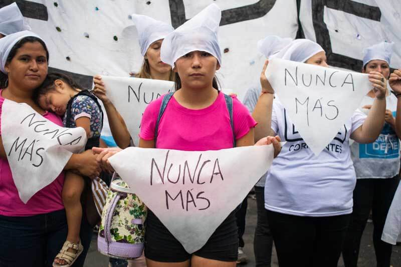 La consigna “Nunca más” se muestra cada año como un claro mensaje contra los crímenes de lesa humanidad cometidos durante la última dictadura,