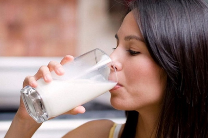 En la comparación interanual, noviembre también mostró números negativos. Frente al mismo mes de 2024, el volumen de los productos lácteos vendidos cayó un 3,6%, mientras que los litros de leche equivalente retrocedieron el 5,6%. Estos datos reflejan que la recuperación observada durante parte del año no logró consolidarse y tampoco se recuperó del desplome del año 2024.