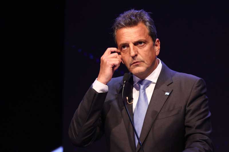 Habrá una apertura y presentación, con un minuto introductorio para cada candidato donde los candidatos tienen un minuto introductorio para darse a conocer. Luego tendrán 6 minutos para hablar del tema de su elección, terminado el cual automáticamente hará uso de la palabra su oponente.