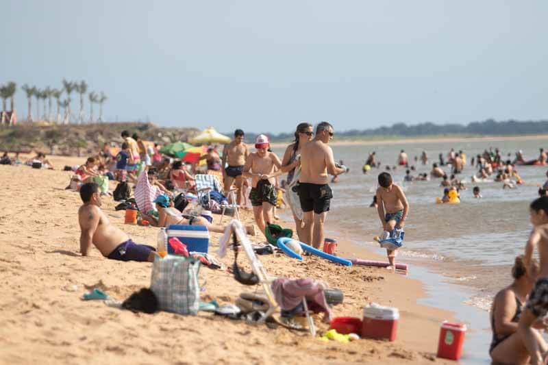 playa-sol-protector solar-rayos uv-salud-prevención