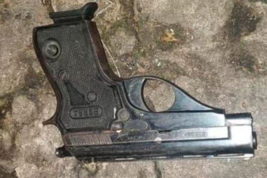 La pistola Bersa calibre 380,  el arma de fuego no tenia balas en la recamara según fuentes policiales. Si tenia 5 balas en el cargador.