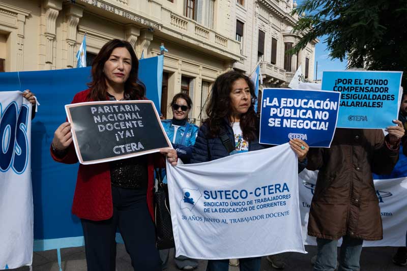La Federación de Docentes de las Universidades (Fedun) y la Federación Argentina del Trabajador de las Universidades Nacionales (Fatun) convinieron con la realización de esta actividad de protesta, aunque la segunda entidad comunicó que la medida de fuerza -además- podría replicarse los días 20 y 21.