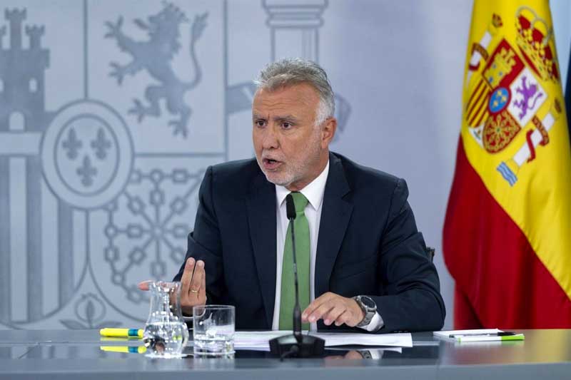 El ministro de Política Territorial y Memoria Democrática, Ángel Víctor Torres (foto), ha anunciado -durante la rueda de prensa posterior al Consejo de Ministros- que se prorroga hasta el mes de octubre de 2025 la posibilidad de adquirir la nacionalidad española, para lo cual se debe presentar la partida de nacimiento o el certificado de bautismo o boda de los padres o abuelos españoles. 