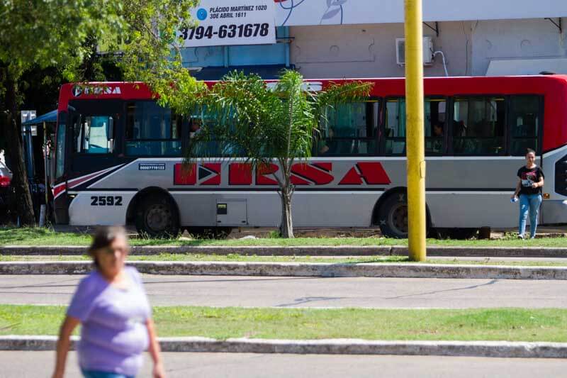 Las tres principales empresas continuarán reduciendo sus horarios en un 25% y suspendiendo el servicio nocturno a partir de las 22, debido a la situación económica del país y a la eliminación de subsidios. La normalización del servicio se hará gradualmente.
