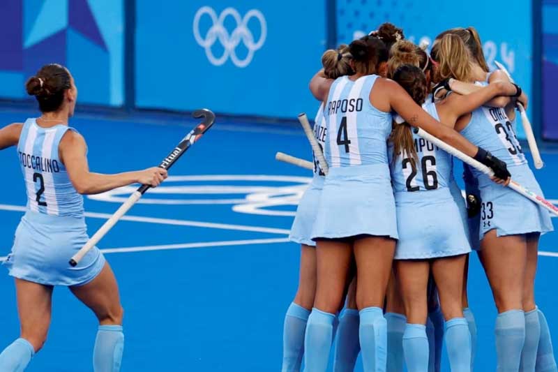 Por otro lado, luego del debut con caída frente a Australia (1-0), en su segunda presentación, Los Leones igualaron 1 a 1 con India en el grupo B del torneo masculino de hockey sobre césped. Asimismo, en la misma disciplina, pero en el área femenina, Las Leonas vencieron a Sudáfrica 4 a 2.