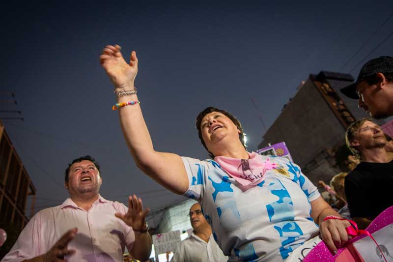 Gloria Romero, madre de Cecilia, radicada actualmente en una provincia del sur del país, se enteró de las disposiciones (que en su opinión enlentecen el proceso) y manifestó su descontento en las redes sociales, haciéndose eco de ello, el abogado Gustavo Briend encabezará una movilización a la fiscalía durante la mañana.