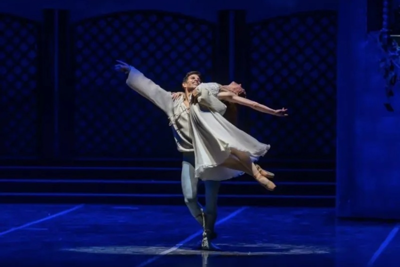 Domingo 1 de marzo a las 22