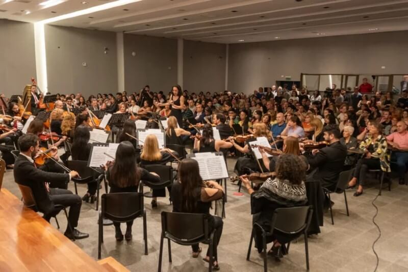 Con acceso libre y gratuito mañana a las 20.30, como parte de la conmemoración de los 800 años desde que San Francisco de Asís recibiera los estigmas, la agrupación musical, dirigida por la maestra Andrea Fusco, ofrecerá una nueva actuación con un programa especialmente diseñado para la ocasión.