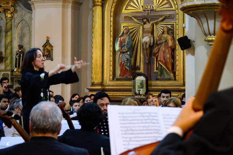 La ciudad de Corrientes se vistió de gala el pasado viernes 6 de septiembre para recibir un concierto inolvidable, donde la maestría y pasión envolvió al público en una atmósfera de profunda emoción y reflexión.
