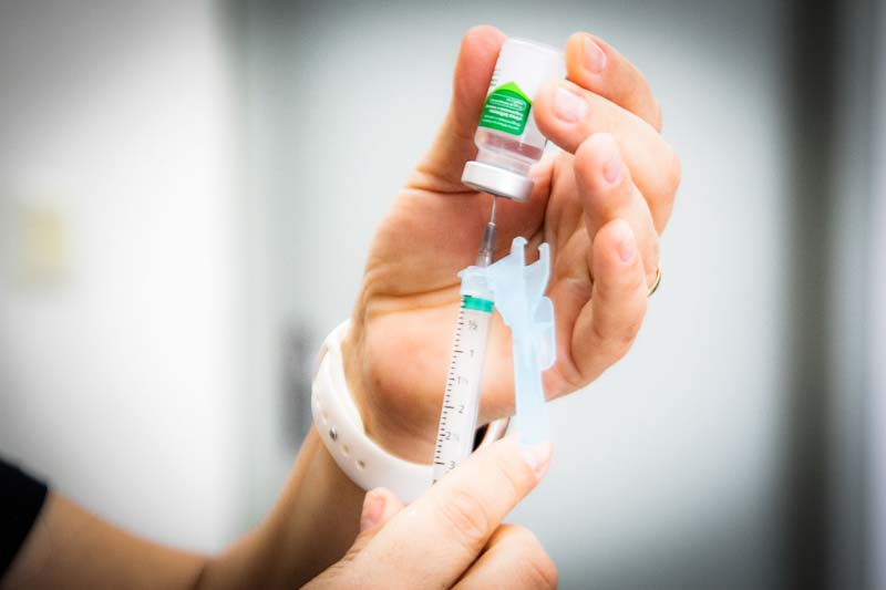 Vacuna contra el dengue