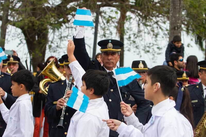 Este acto ratifica la importancia de una identidad nacional unificada, en la búsqueda de inculcar en las nuevas generaciones un sentido de pertenencia y amor por el país. 