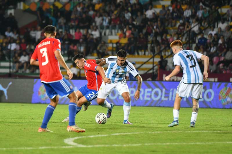 Con el resultado puesto en el polideportivo Misael Delgado, de Venezuela, en un juego correspondiente a la fecha 4 del grupo B, la Albiceleste jugará en la última fecha, el viernes 2 de febrero, contra Uruguay, que está afuera de la competición. 