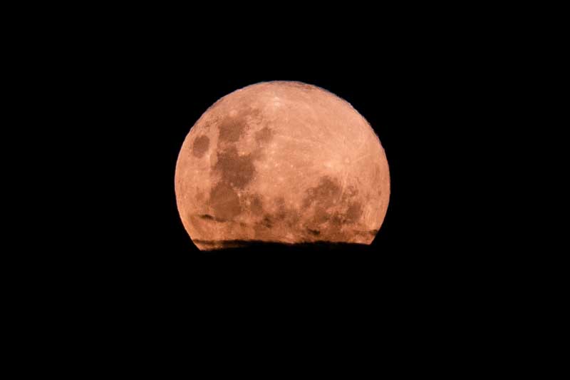 Este domingo 13 de abril, a las 21.22, el plenilunio se dejará ver en el cielo argentino bajo el nombre tradicional de 