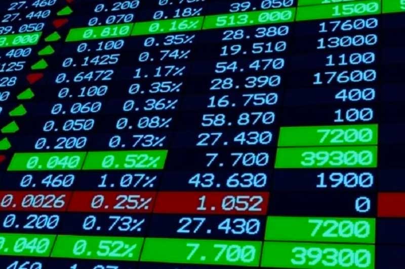 El ministro de Economía, Luis Caputo, defendió el programa vigente y sostuvo que el equilibrio macroeconómico es la principal defensa ante las crisis externas. El funcionario afirmó que el nivel actual del riesgo país no refleja los avances logrados y señaló que su reducción dependerá de profundizar el superávit fiscal. Asimismo, destacó que la mejora en la demanda de deuda soberana será clave para fortalecer la posición financiera del país frente a nuevos choques internacionales.