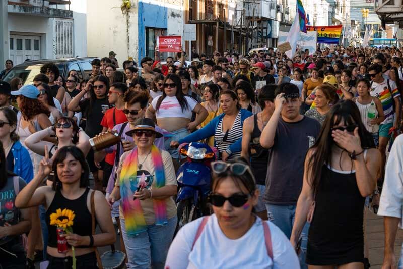 Para muchos esta fue una oportunidad no solo de celebrar, sino también de exigir justicia y derechos en una provincia donde aún hay demandas históricas de la comunidad, sin respuestas.
