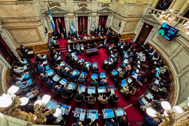 Siguen las controversias en el Senado}