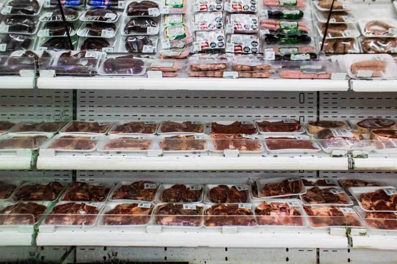 El aumento de los precios afectó la capacidad de compra de los consumidores, reflejando una tendencia generalizada de disminución en el consumo de alimentos y bienes, en medio de la escalada inflacionaria en el país.