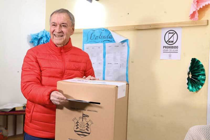 De acuerdo a los datos difundidos por la discutida Justicia electoral local, la participación fue del 60.22% del padrón, un triste récord en la historia de esa provincia. Es una reducción de más de 15 puntos respecto de la última elección municipal y casi 10 en comparación con las provinciales. En total concurrieron a las urnas 656.065 habitantes, de un total de 1,1 millón de electores habilitados, y el voto en blanco solo fue del 1,4%.