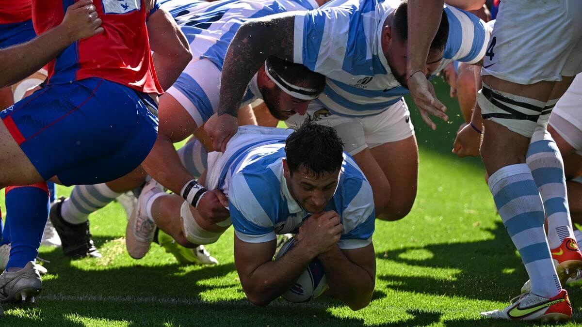 El próximo desafío de Los Pumas será contra Japón, un enfrentamiento clave para determinar la clasificación a los cuartos de final. En la clasificación de la Zona D, Inglaterra lidera con 14 puntos, seguido por Japón con 9, Samoa con 5, Argentina con 4 y Chile sin puntos.