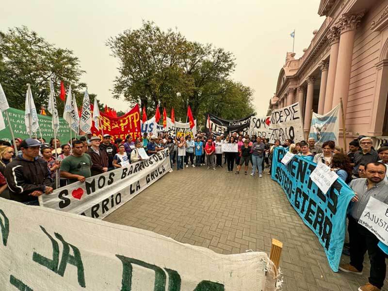 La CTA de Corrientes también anunció que tomará medidas gremiales y judiciales para revertir el veto y el recorte en el vademécum del PAMI, que incluye restricciones en el acceso a medicamentos.