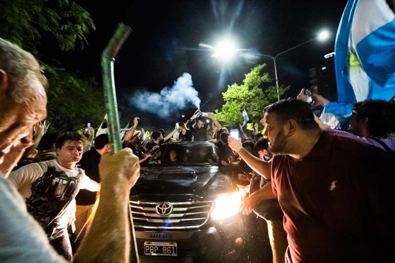Desde la conducción libertaria confirmaron que Milei recorrerá al menos una decena de provincias en las próximas semanas, entre ellas Corrientes, Santa Fe, Mendoza, Entre Ríos y Río Negro.

El mandatario ya participó de actos en Córdoba la semana pasada y anticipó que allí también se realizará el cierre de la campaña nacional, con el objetivo de reforzar uno de los distritos clave en la disputa electoral.