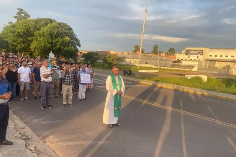 Marchas y misas buscando consuelo}