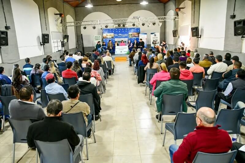 Docentes y estudiantes de la carrera de Comunicación Social de la Universidad Nacional del Nordeste (UNNE) convocaron a una clase pública para mañana a las 15.30 frente al edificio de Comtulab, ubicado en la calle Sargento Cabral 2001, a fin de refrendar las acciones del sector e informar las siguientes actividades. 