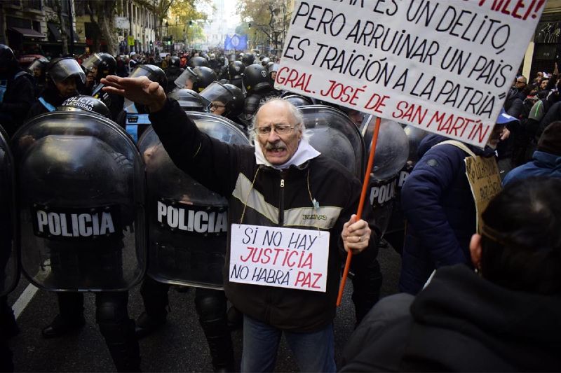 Una nueva jornada de protesta}