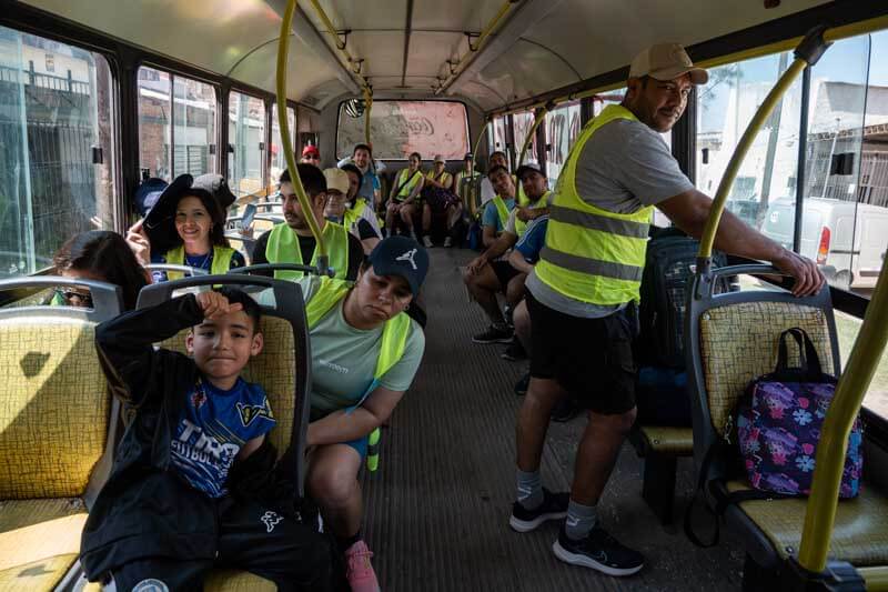 Los grupos partieron desde diversas diócesis siguiendo horarios escalonados. La concentración principal se realizó en la intersección de la ruta nacional 12 y la provincial 43.