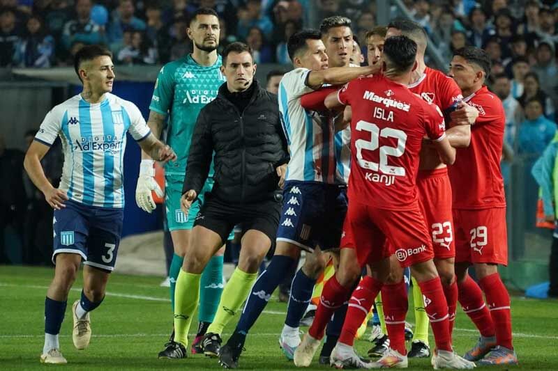 En la misma fecha también se jugaran los siguientes clásicos: Independiente vs. Racing  - Lanús vs. Banfield - Unión vs. Independiente Rivadavia - Gimnasia vs. Estudiantes - Belgrano vs. Talleres -Sarmiento vs. Barracas Central - Instituto vs. Godoy Cruz - Argentinos vs. Platense - Central Córdoba vs. Atlético Tucumán.