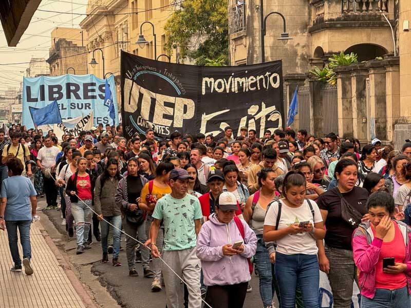 marcha-protesta-jubilados-organizaciones sociales-dnu-veto-ley-imagen documental