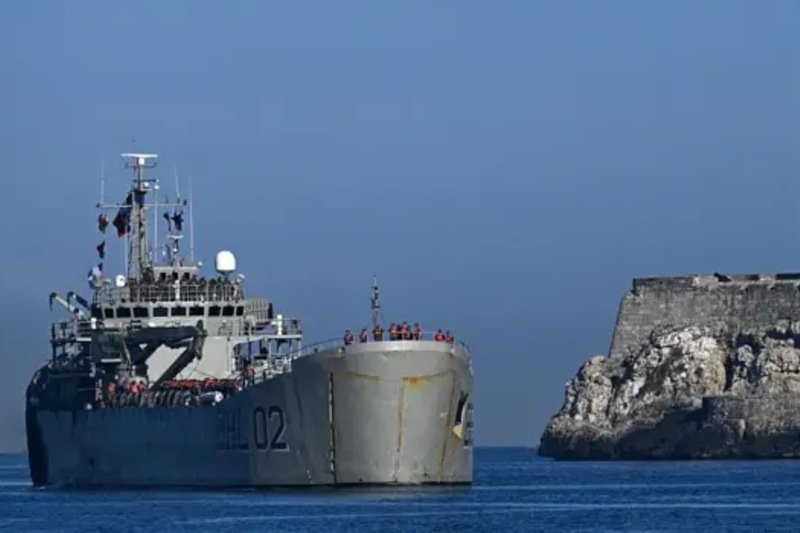 Enfrentando el bloqueo de EE.UU., implementado para asfixiar a un país que resiste el asedio norteamericano desde mediados del siglo XX, las naves llegaron a la isla caribeña. El buque Papaloapan transportó cerca de 536 toneladas, entre leche líquida, carnes, galletas, frijoles, arroz, atún, sardinas y aceite vegetal, además de artículos de aseo personal. La otra nave, Isla Holbox, trasladó aproximadamente 277 toneladas de leche en polvo.