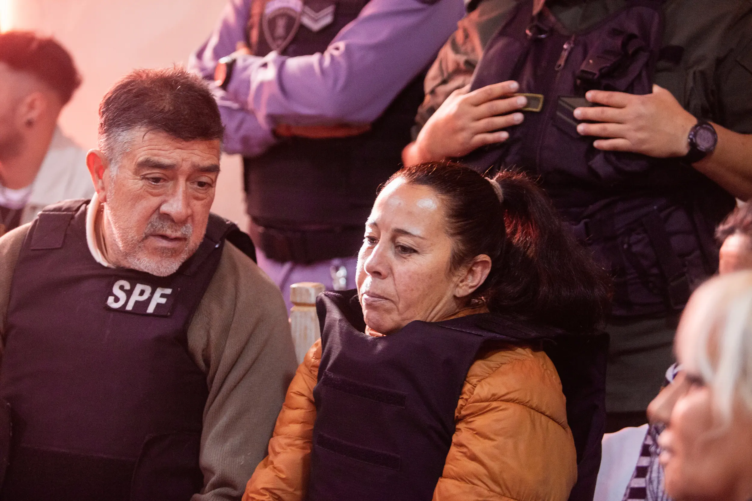 Se ratific&oacute; la acusaci&oacute;n contra Mar&iacute;a Victoria Caillava y Carlos P&eacute;rez como coautores materiales de la sustracci&oacute;n de Loan Danilo Pe&ntilde;a. Seg&uacute;n la hip&oacute;tesis acusatoria, ambos habr&iacute;an contado con las posibilidades concretas de retirar al ni&ntilde;o de la zona de 9 de Julio, apoy&aacute;ndose en pericias odor&iacute;feras y rastros biol&oacute;gicos hallados en los veh&iacute;culos vinculados a la causa.
