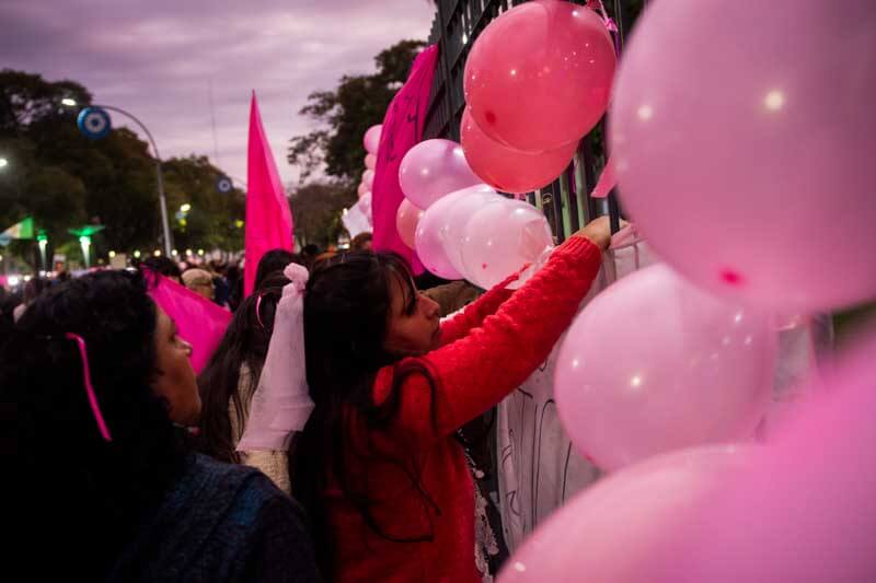 La psicóloga María Eugenia Álvarez Piccinini, que atendía a Cecilia Strzyzowski, declaró ante los fiscales del equipo especial investigativo y aseguró que la joven le contó, un mes antes de desaparecer, que había sido agredida físicamente por su pareja, César Sena, y esto podría tratarse de un precedente de maltrato para ser usado en la acusación de violencia de género.