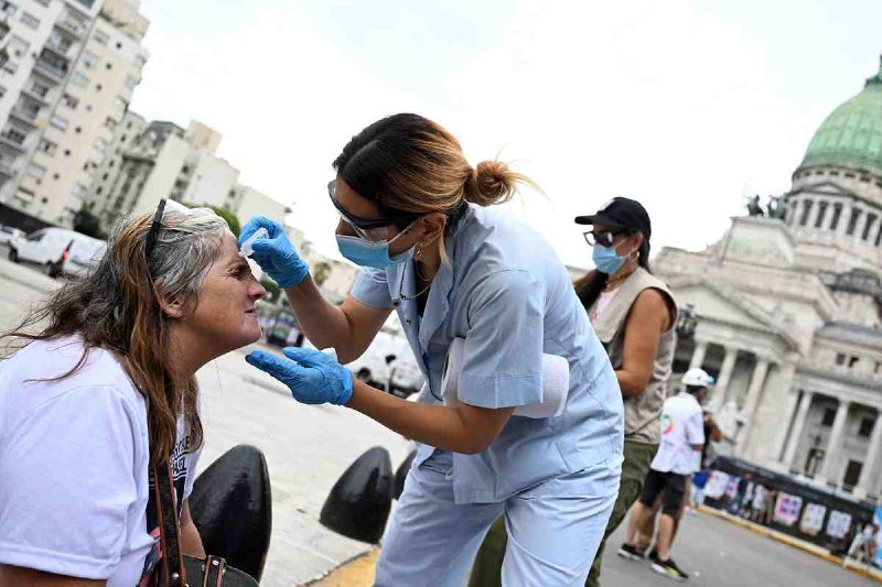 La marcha tuvo entre sus participantes a referentes de las asambleas ambientales de San Juan, Jáchal, Calingasta y Valle Fértil. Al final del trayecto los participantes realizaron un debate abierto con exposiciones y discursos, coincidiendo con un pedido a los senadores Sergio Uñac, María Giménez y Bruno Olivera para dar su voto negativo a la reforma de la ley de glaciares.